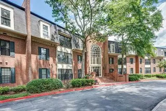 23116 Plantation Drive Ne, Atlanta