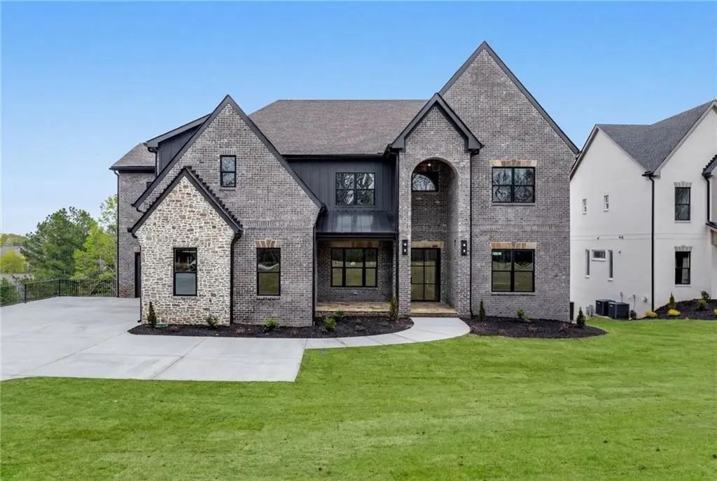 3267 N Bogan Road, Buford