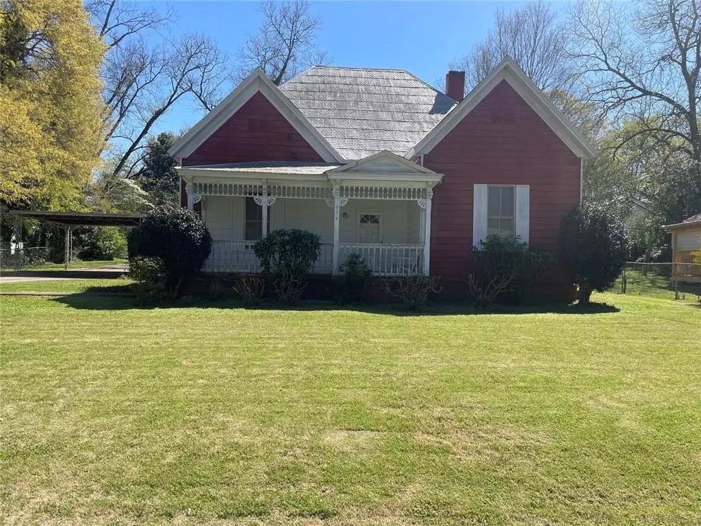 379 West Avenue, Jackson