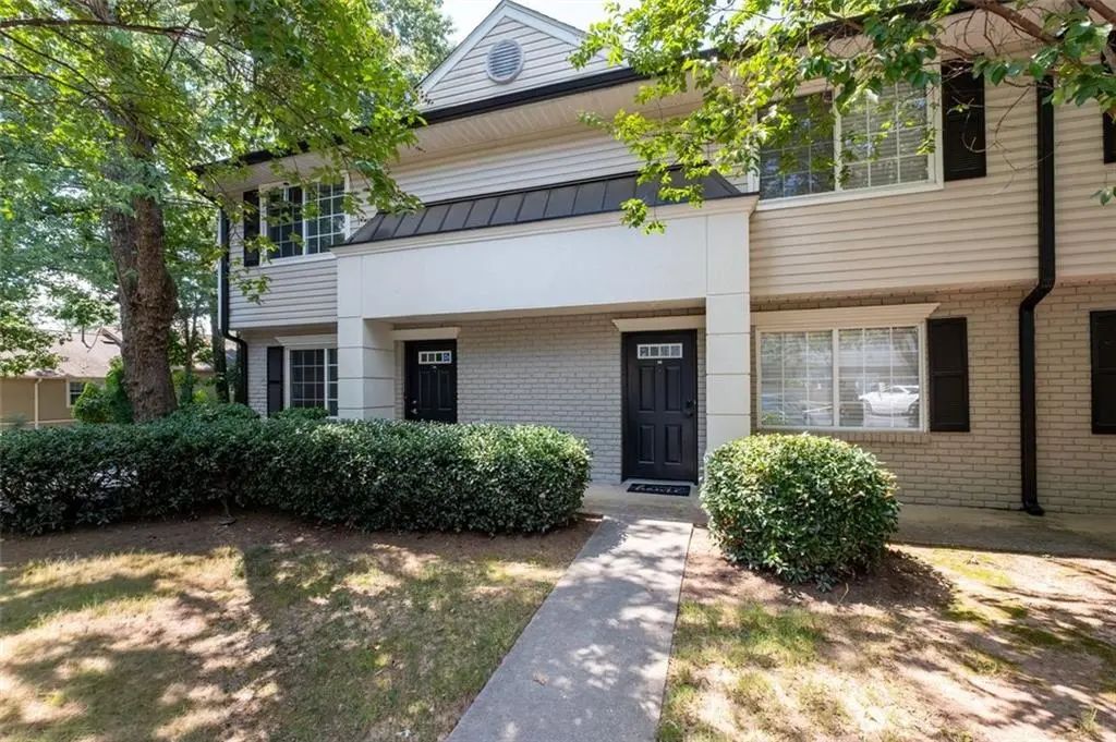 Unit B3 - 6940 Roswell Road, Sandy Springs