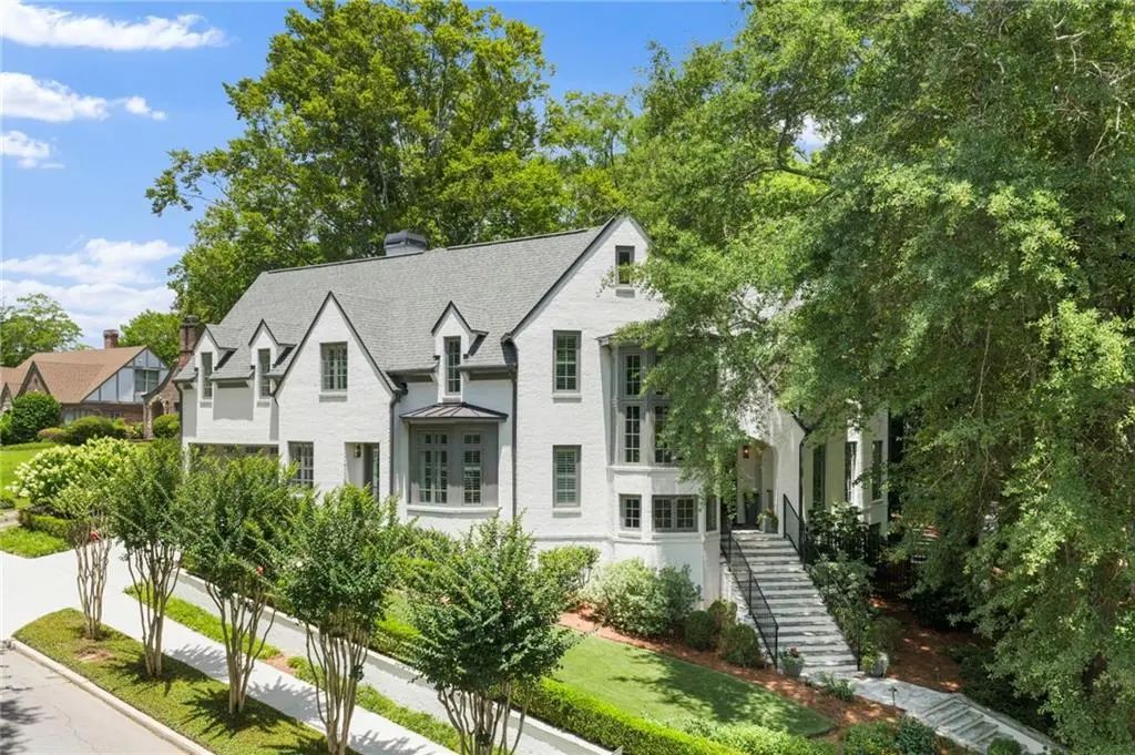 1610 W Sussex Road Ne, Atlanta