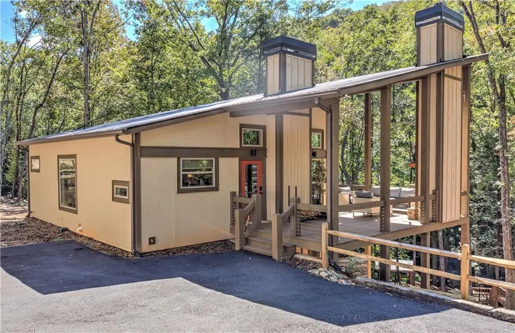 1918 Big Creek Road, Cherry Log