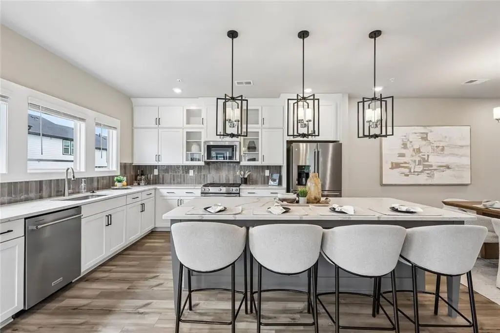 1037 Knoxboro Lane, Woodstock