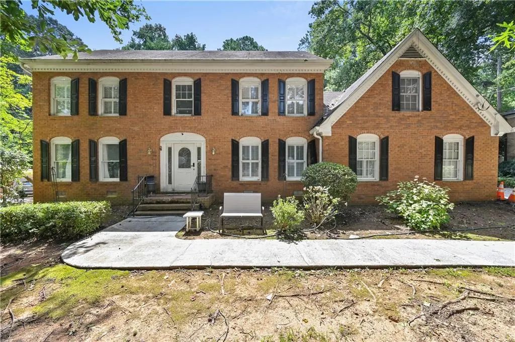 85 Shadow Lake Drive Sw, Lilburn