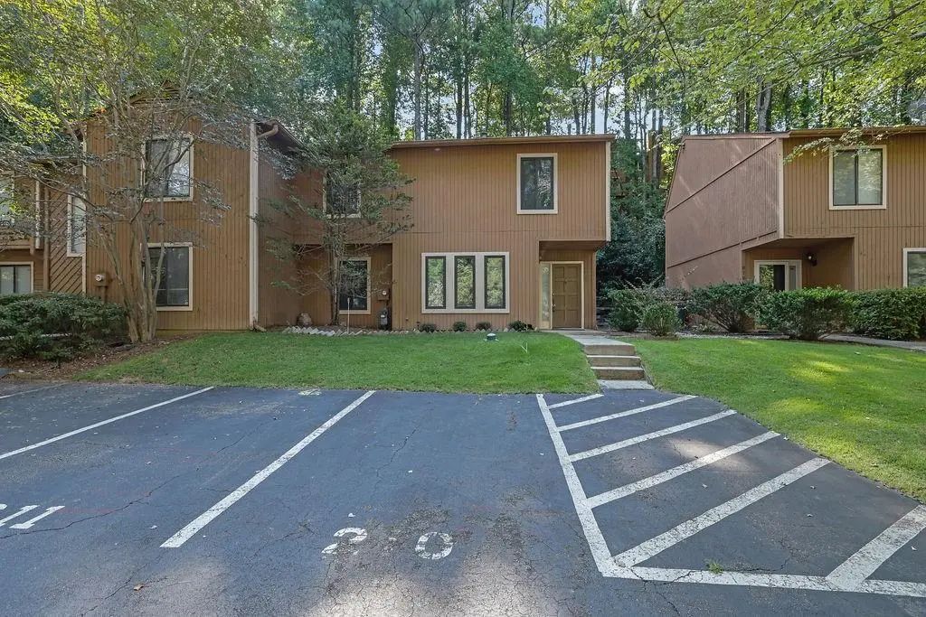 878 Lake Hollow Boulevard Southwest, Marietta