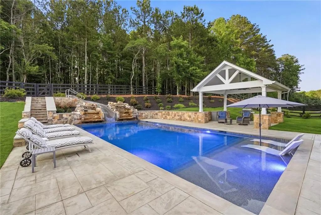 5475 Summit Oak Drive, Milton