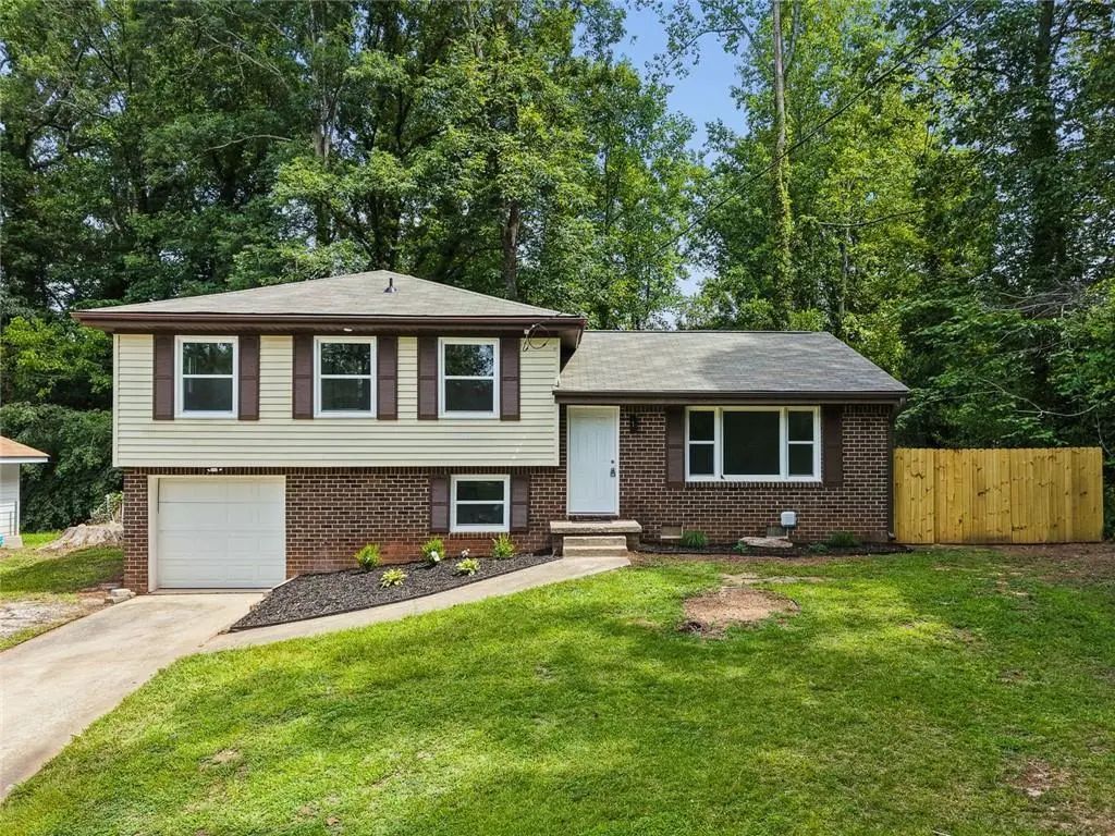 498 Queen Aliese Lane, Jonesboro