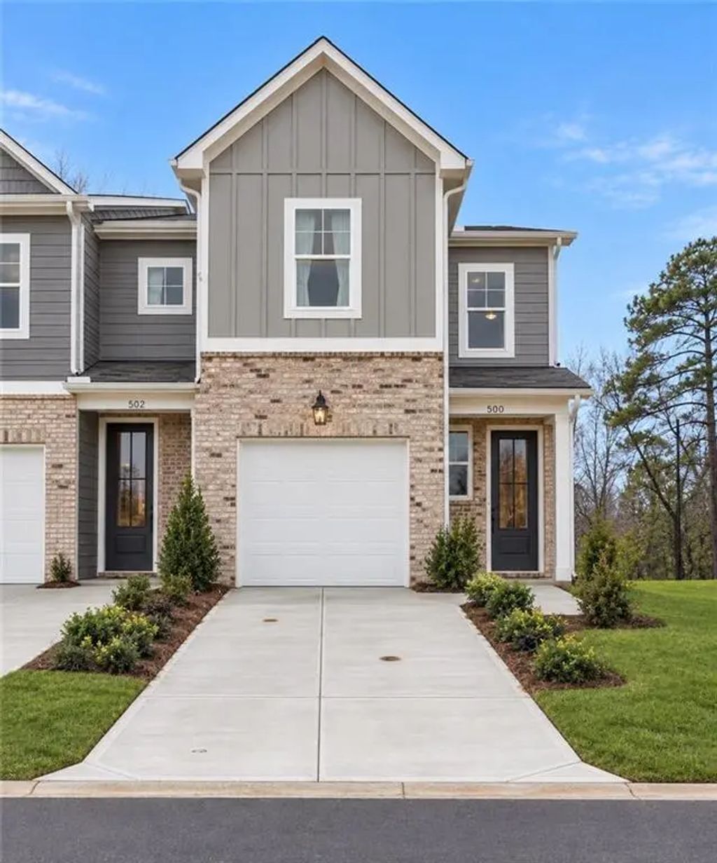 532 Crown Ridge Drive, Emerson