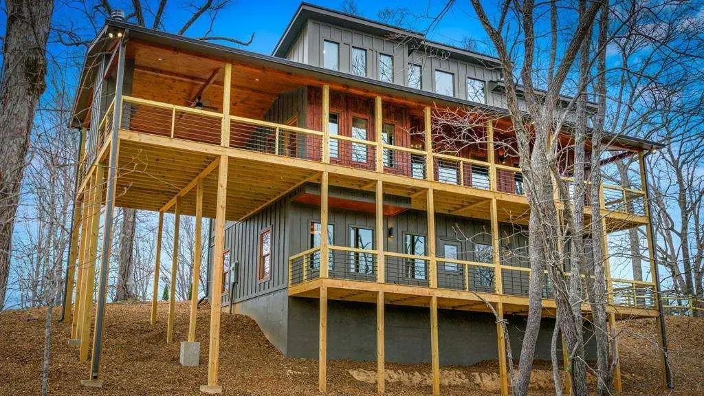 416 Windy Valley Trail, Blue Ridge