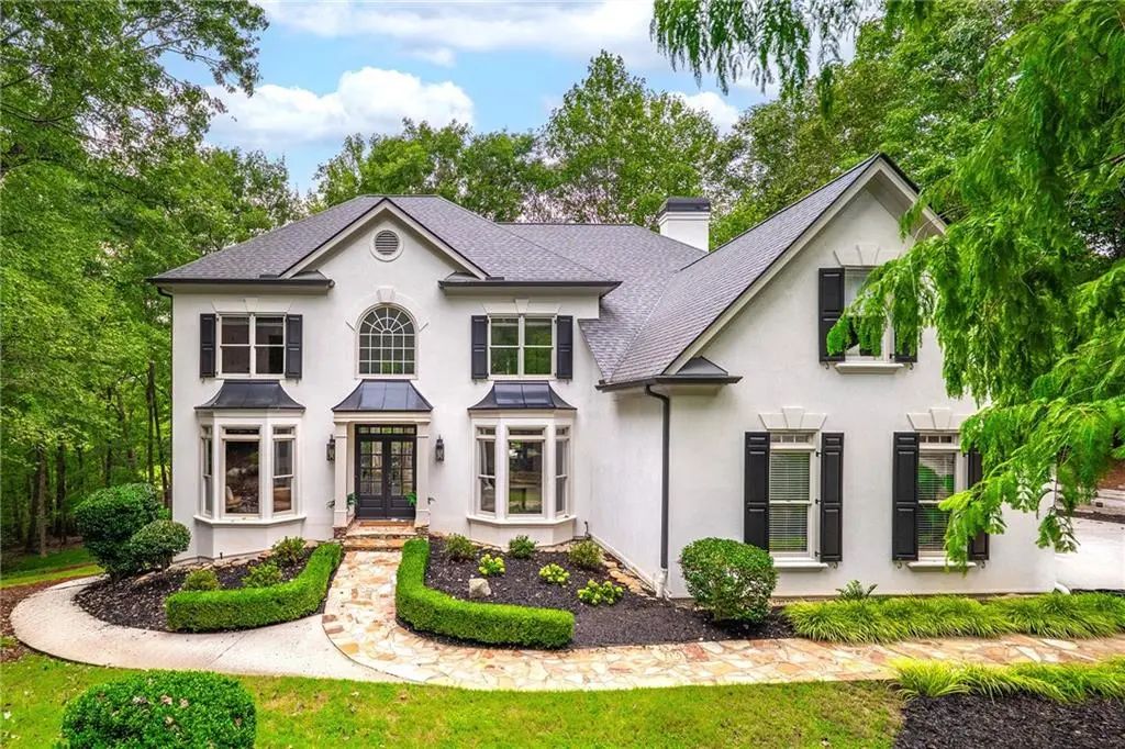 110 Valley Summit Court, Roswell