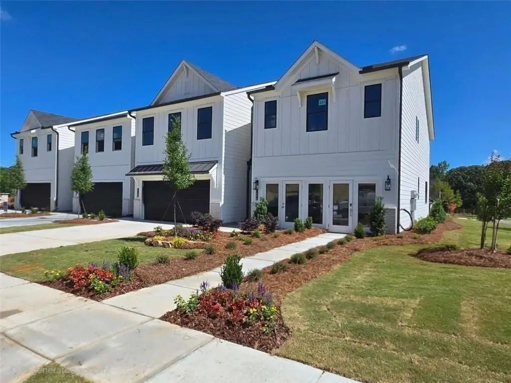 Unit 127 - 7489 Clover Lane, Flowery Branch