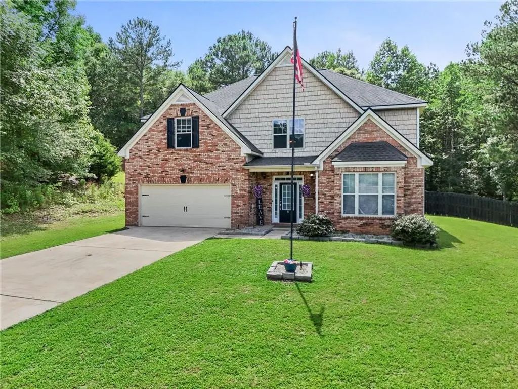 84 Blossom Lane, Newnan