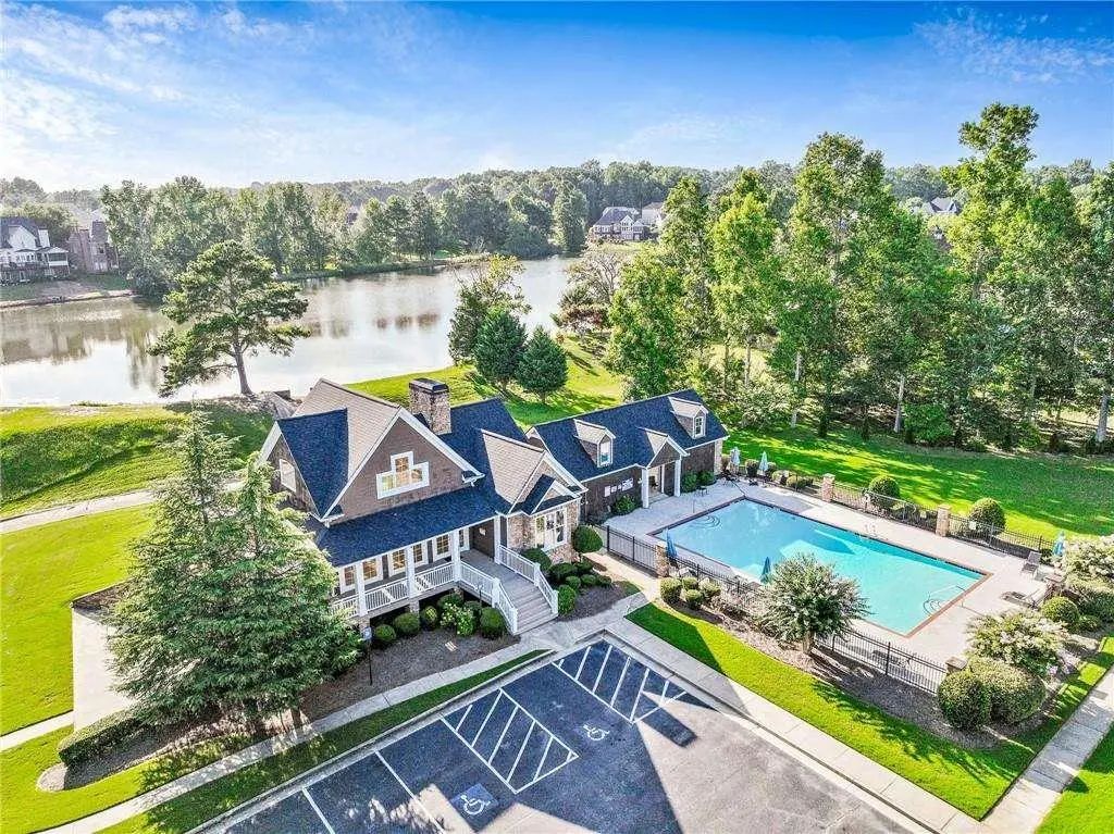 7080 Roselake Circle, Douglasville