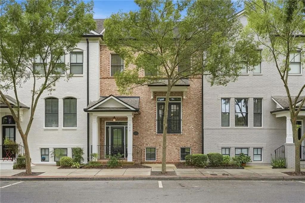 372 Suwanee Avenue, Suwanee