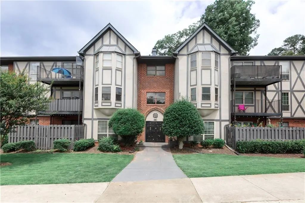 Unit B15 - 6851 Roswell Road, Atlanta