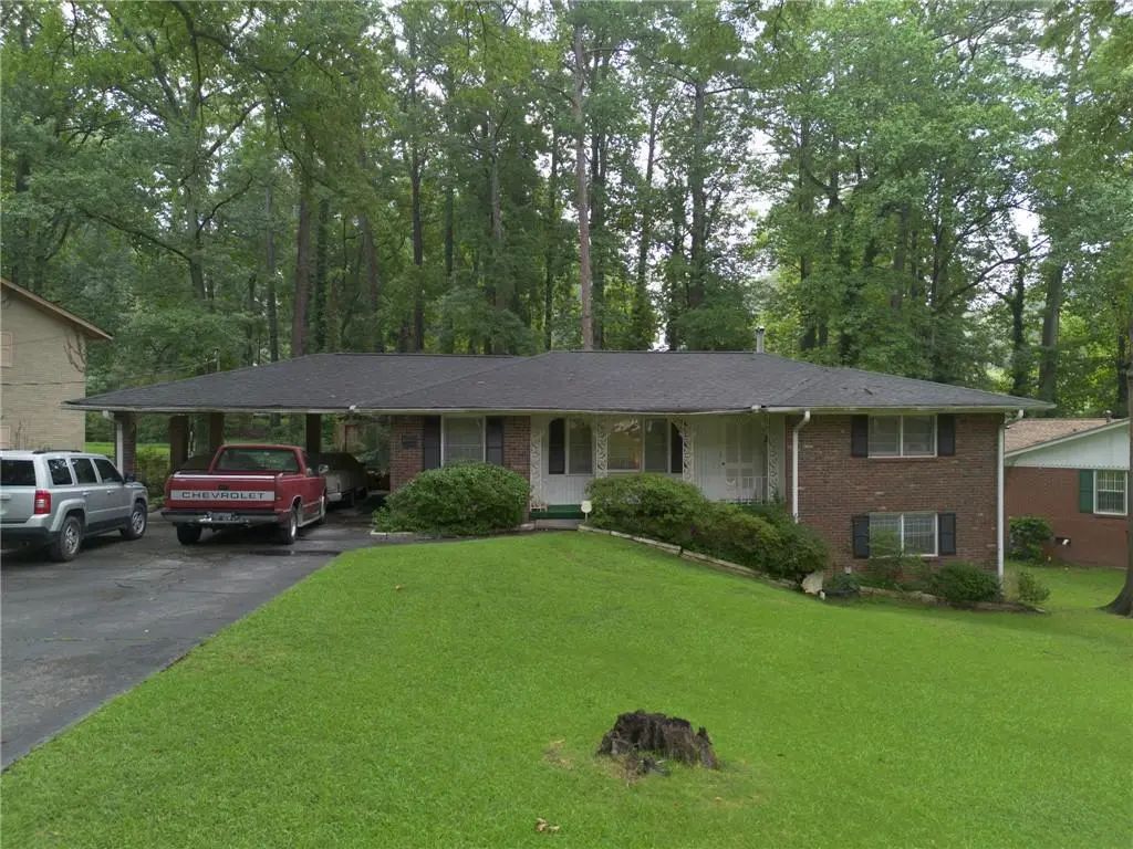 2738 Black Forest Trail Sw, Atlanta