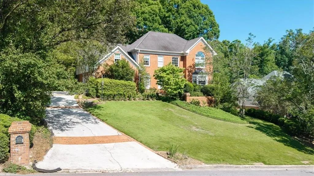 1143 Byrnwyck Road Ne, Brookhaven