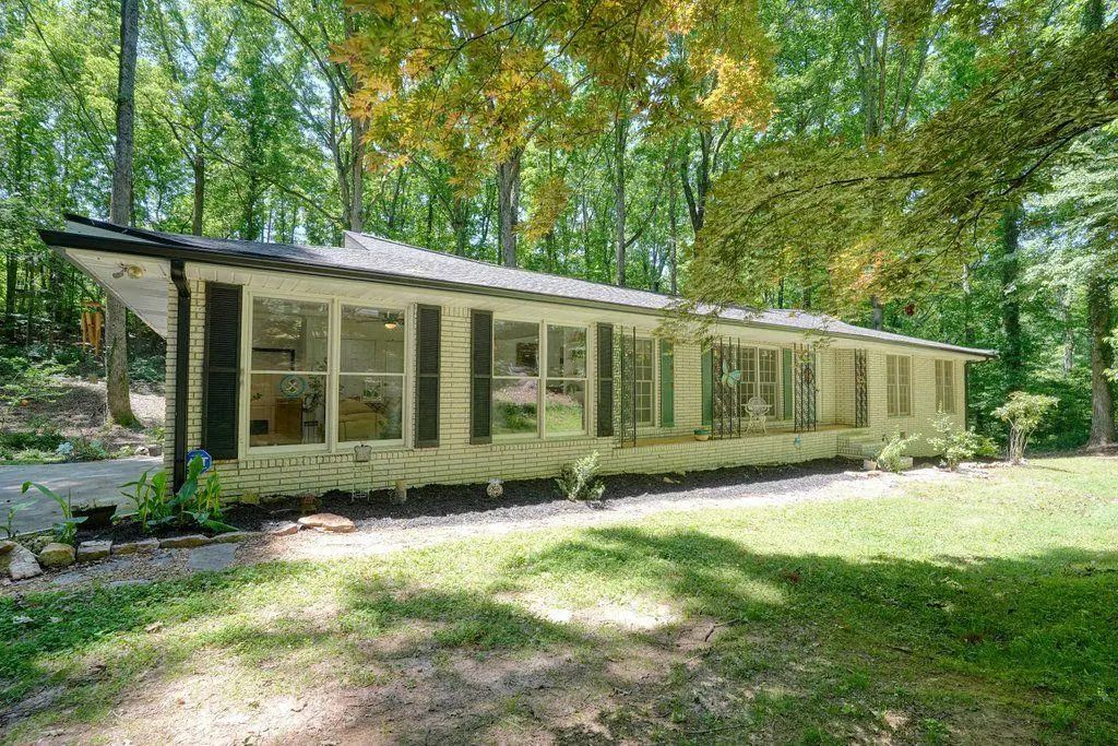 285 Hembredge Drive, Canton