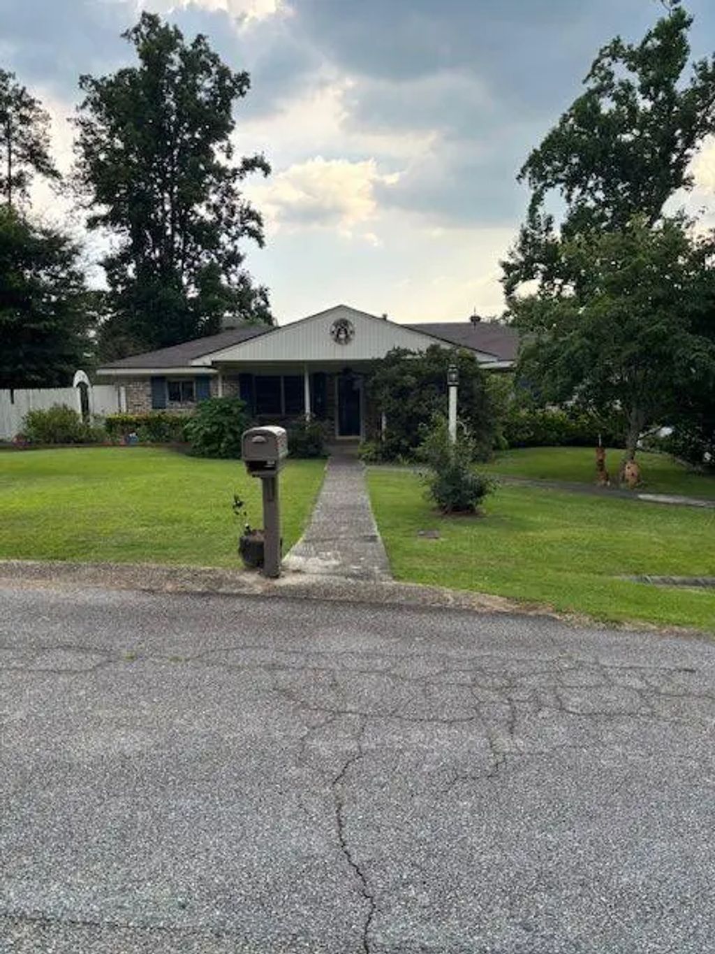 N/A, Austell