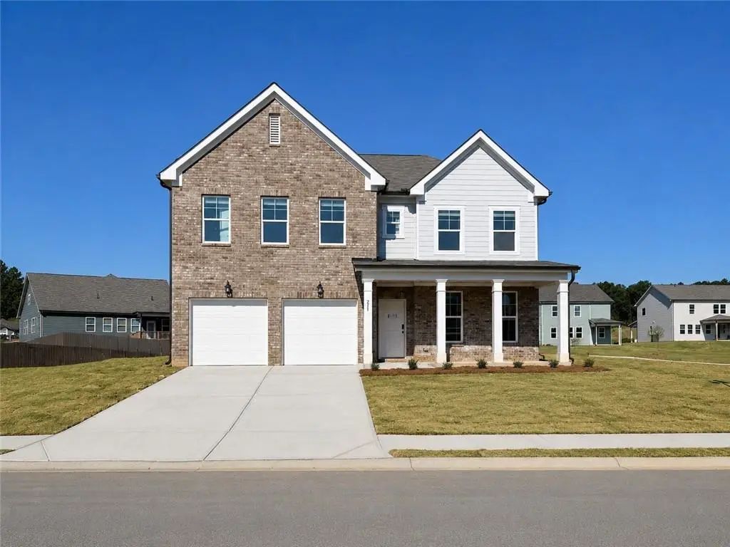 211 Whispering Pines Avenue, Conyers