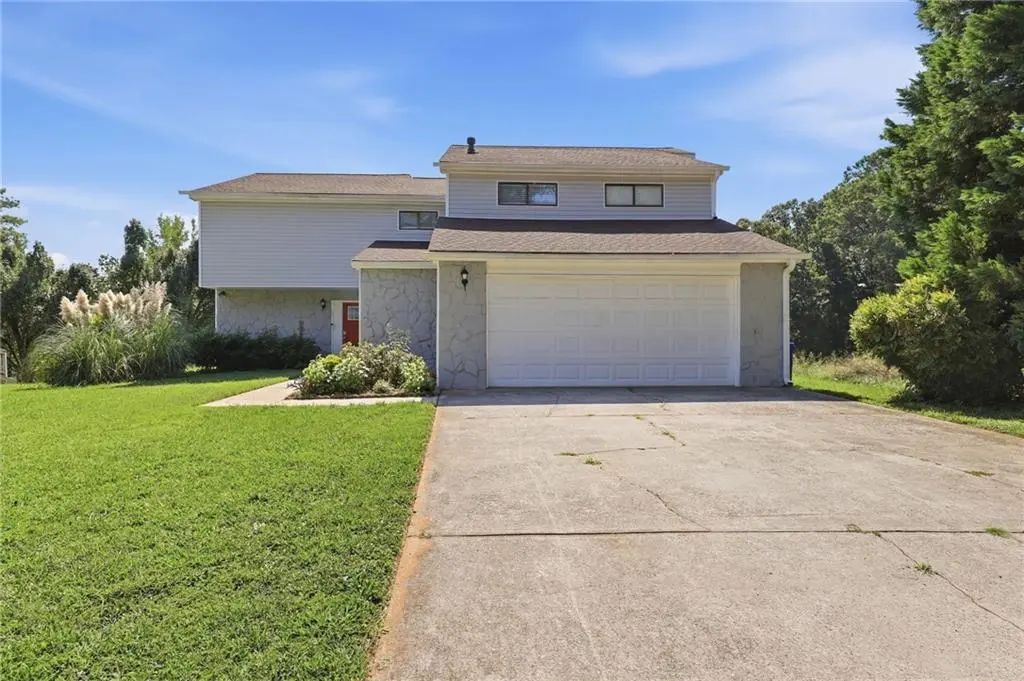 5006 Stoney Point Circle, Stone Mountain