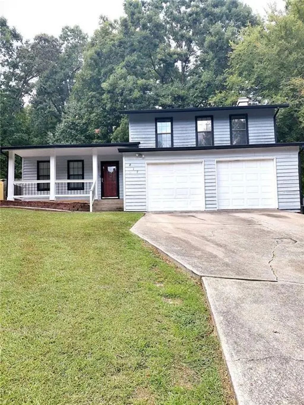 817 Forest Path, Stone Mountain