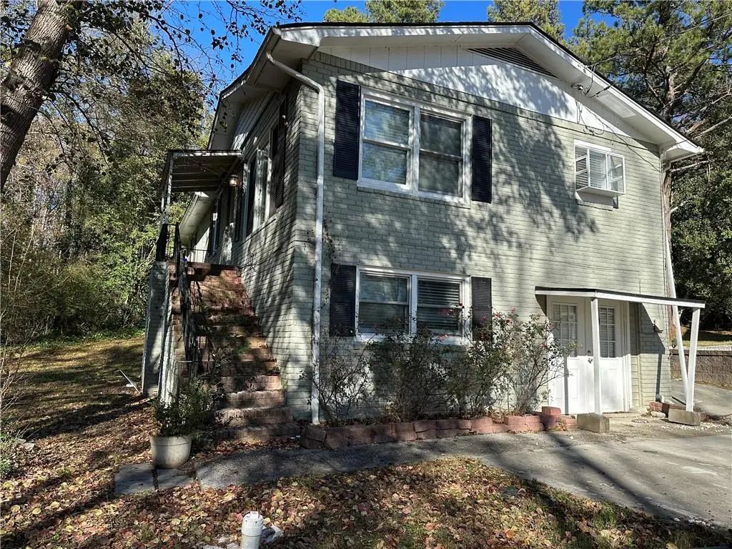 915 Lake Drive, Snellville