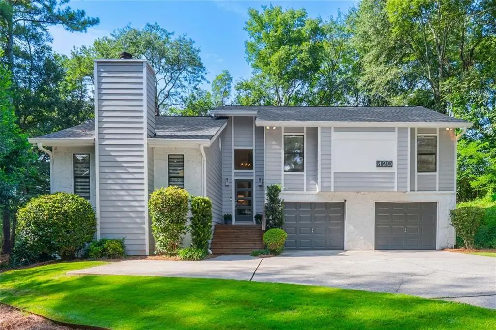 420 Stonebridge Drive, Roswell