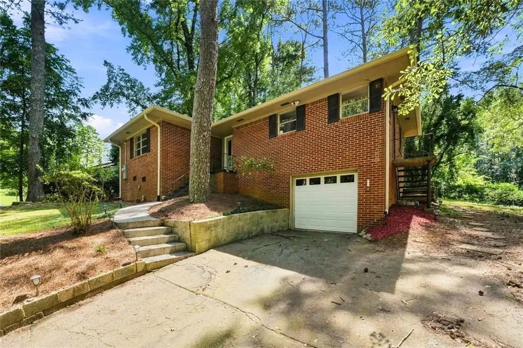 128 Dickson Court, Marietta