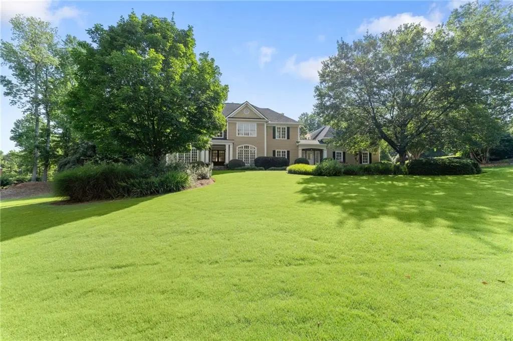 5050 Fenwick Drive, Cumming