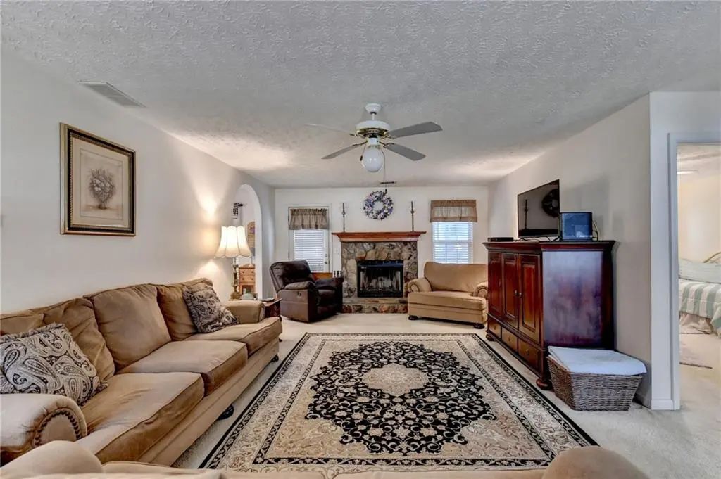 940 Willow Springs Court, Loganville