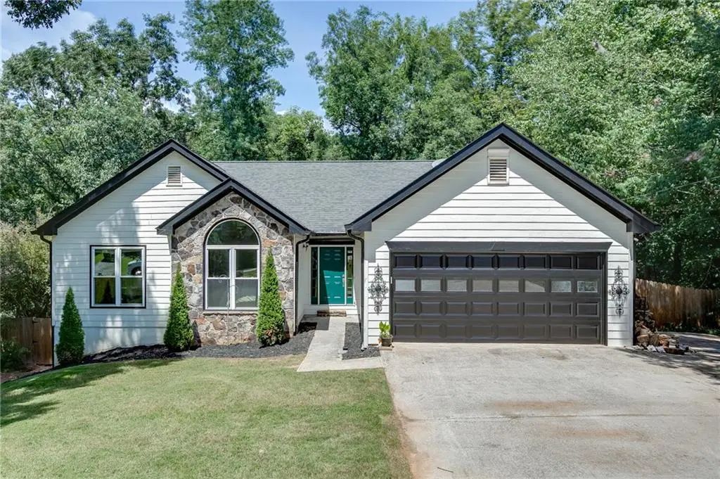6447 Ivy Springs Drive, Flowery Branch