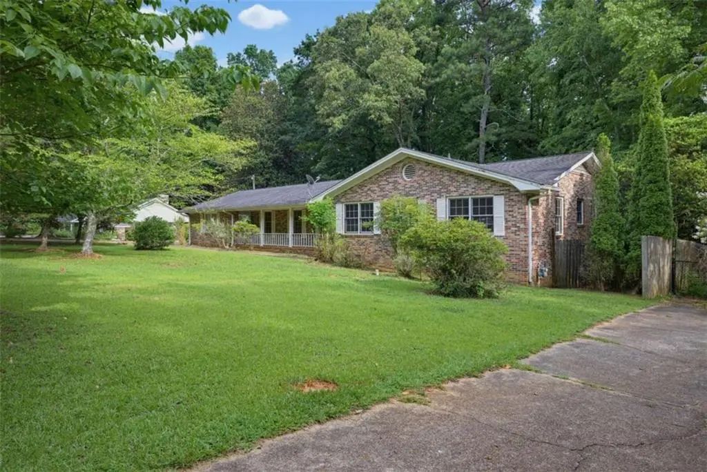 140 Horseshoe Circle, Athens