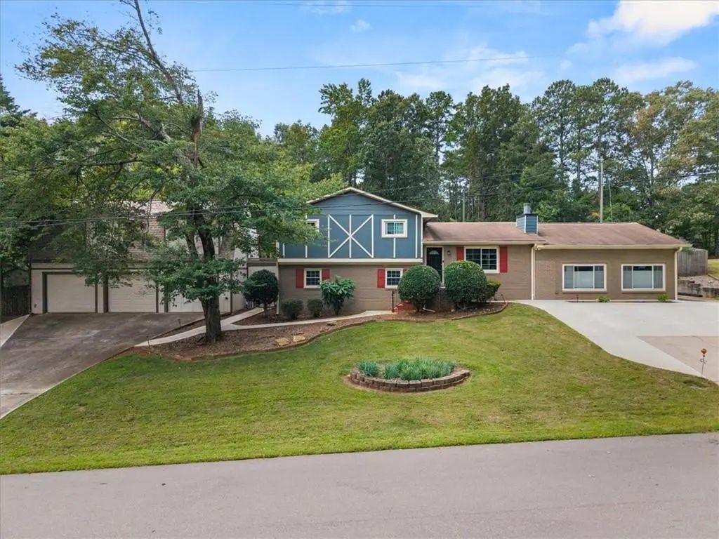 6054 Dogwood Circle, Buford
