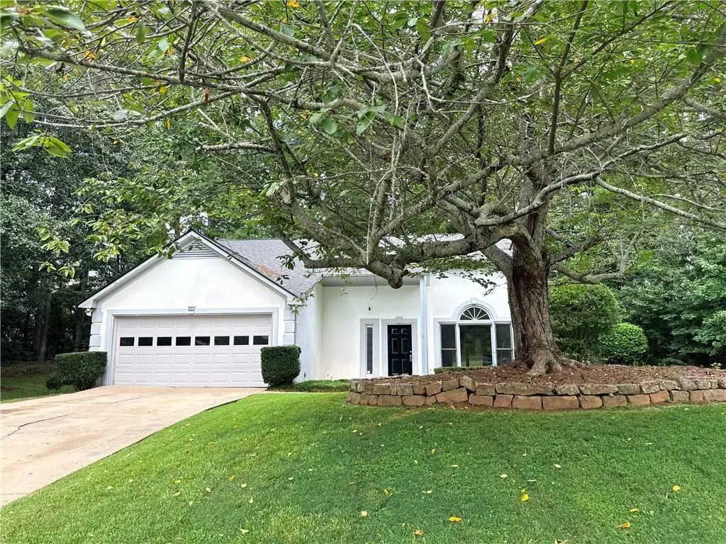 150 Ocee View Court, Johns Creek
