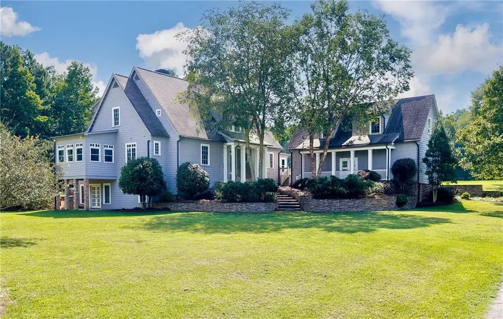538 Spring Place Road Ne, White