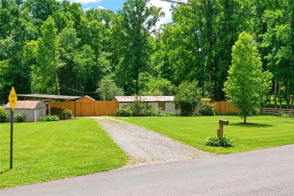236 Pinewood Trail, Dawsonville