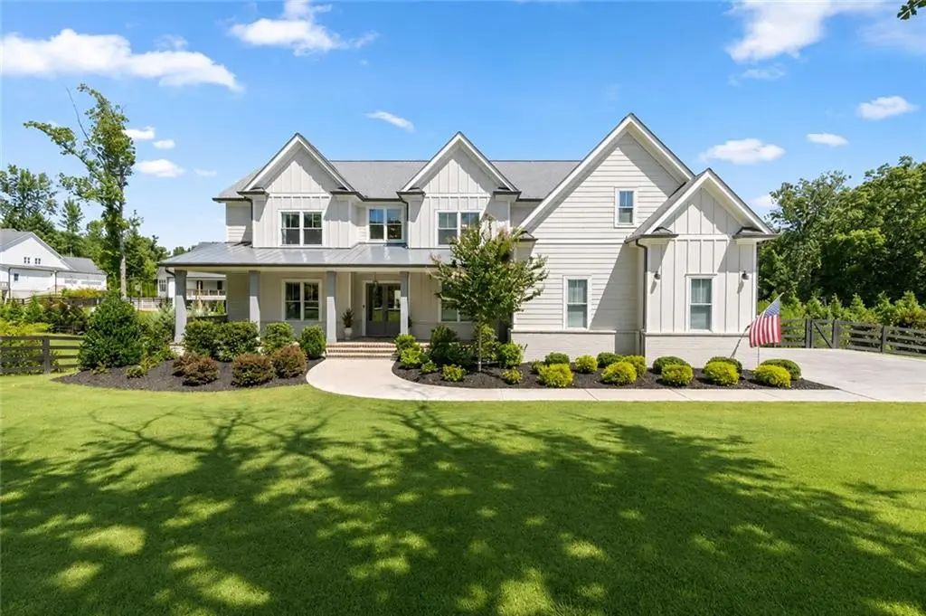 12720 Etris Road, Roswell