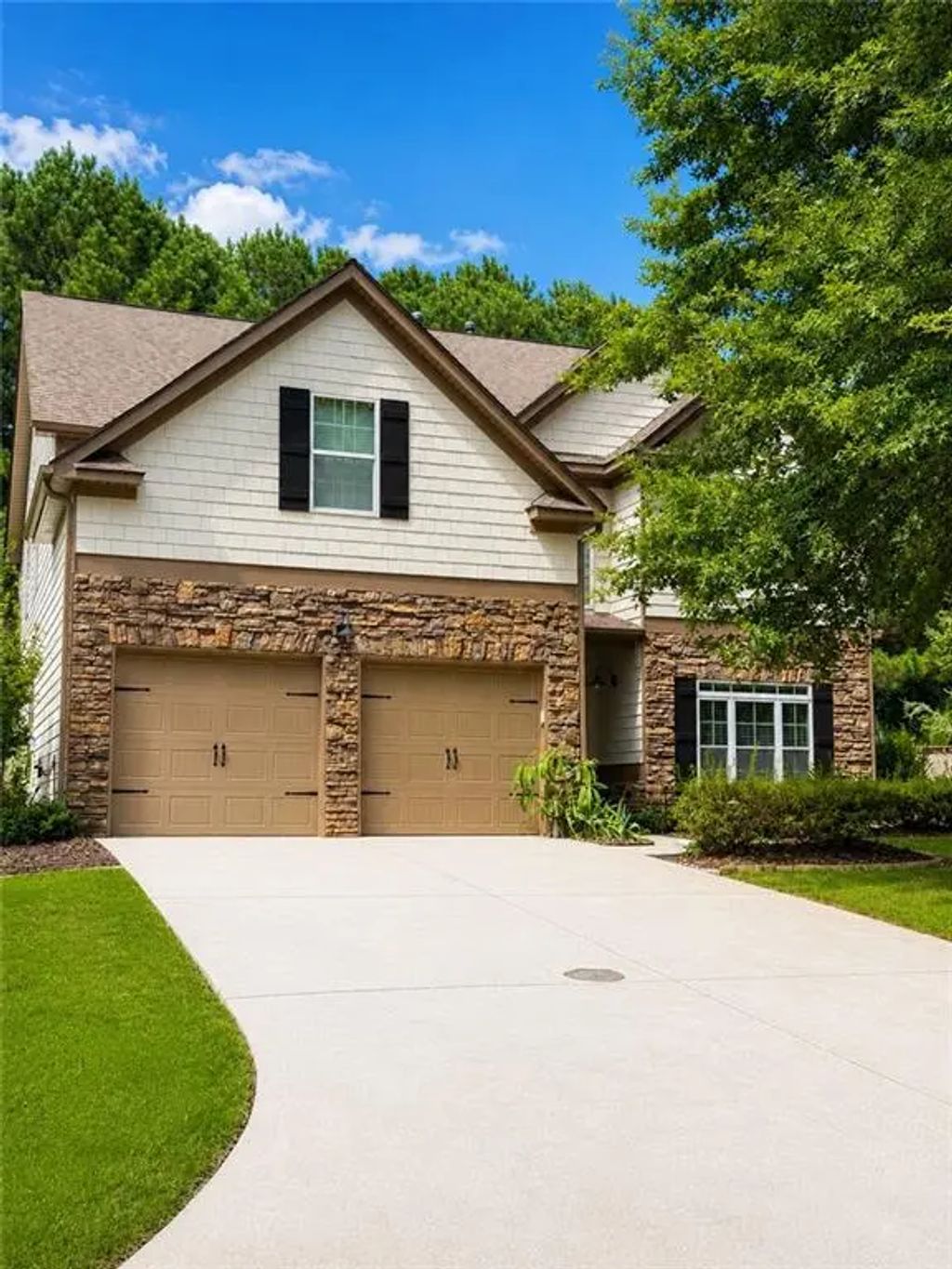 3920 Hunters Walk Way, Cumming