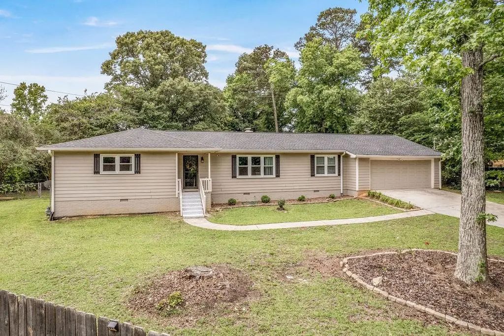 25 Pine Chase Drive, Carrollton