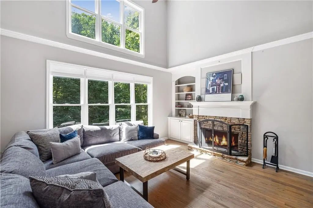 3060 Burlingame Drive, Roswell