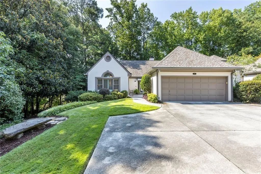450 Greenlaurel Drive Ne, Sandy Springs