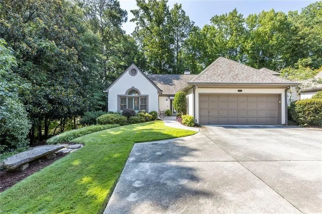 450 Greenlaurel Drive Ne, Sandy Springs