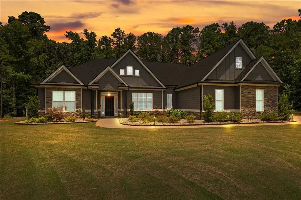27 Dorian Court, Newnan