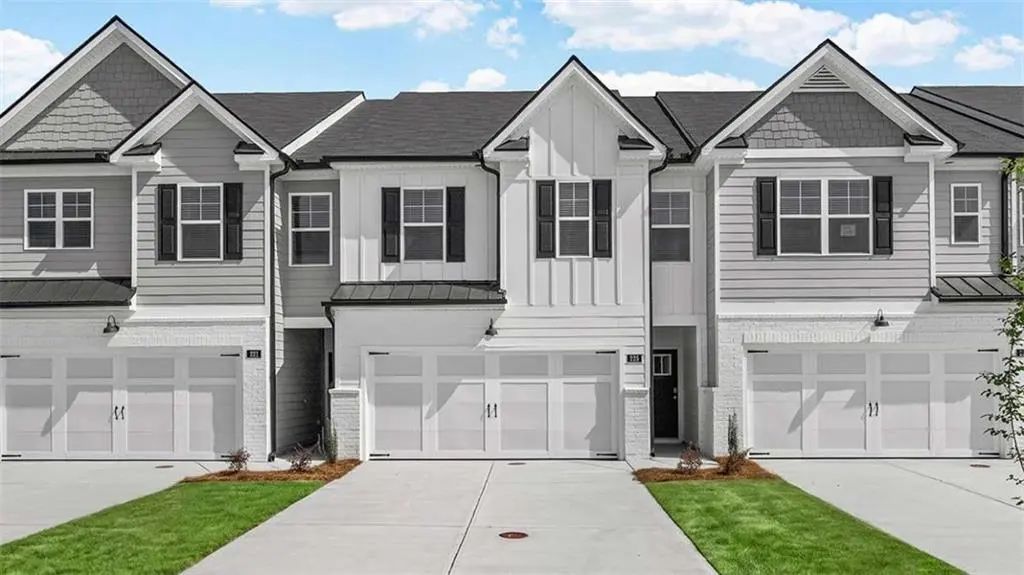 236 Sound Circle, Stockbridge