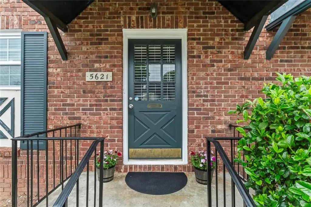 5621 Kingsport Drive Ne, Sandy Springs