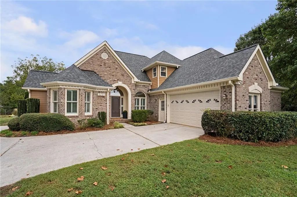 5015 Hyde Way, Cumming