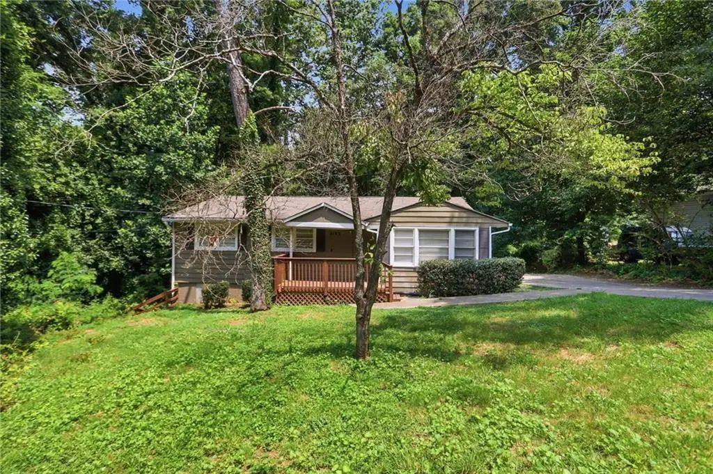 6183 Ellis Street, Douglasville
