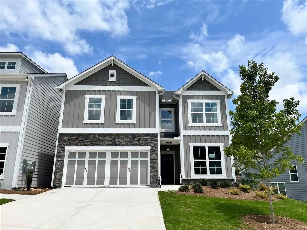 220 Lakeside Place, Canton