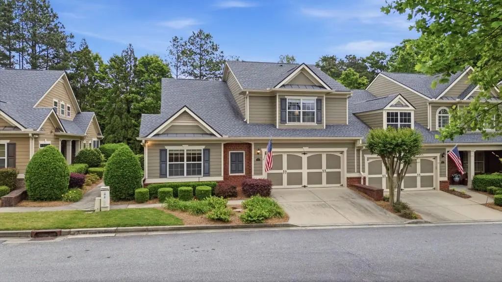 1945 Brannon Commons Circle, Cumming